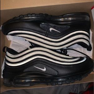 Air Max 97 mens black worn once